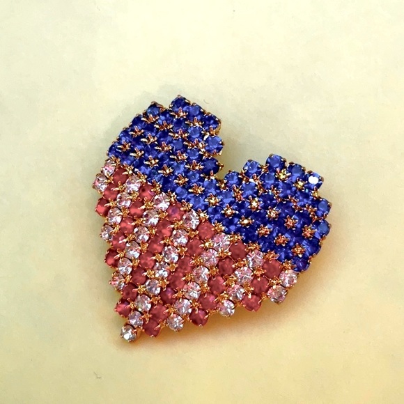 Vintage Jewelry - USA Flag Heart Shaped Pin